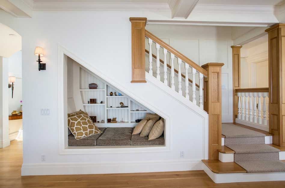 Ideas inteligentes para aprovechar espacio debajo de las escaleras