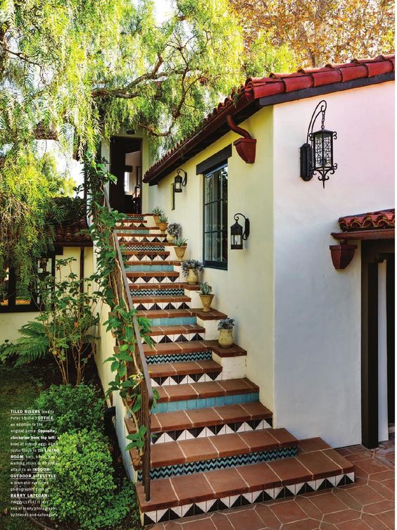 15 escaleras para mejorar la fachada de tu hogar