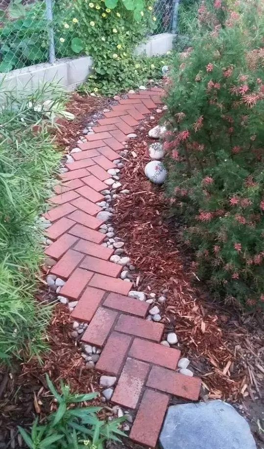 20 ideas de caminos con ladrillos